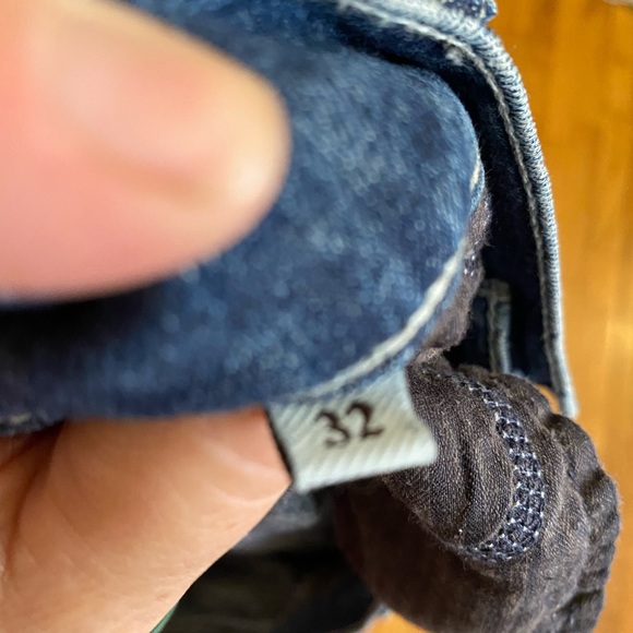 7 for all mankind size 32 jeans. Seven for all mankind Capri style.  Okay shape - Picture 6 of 7